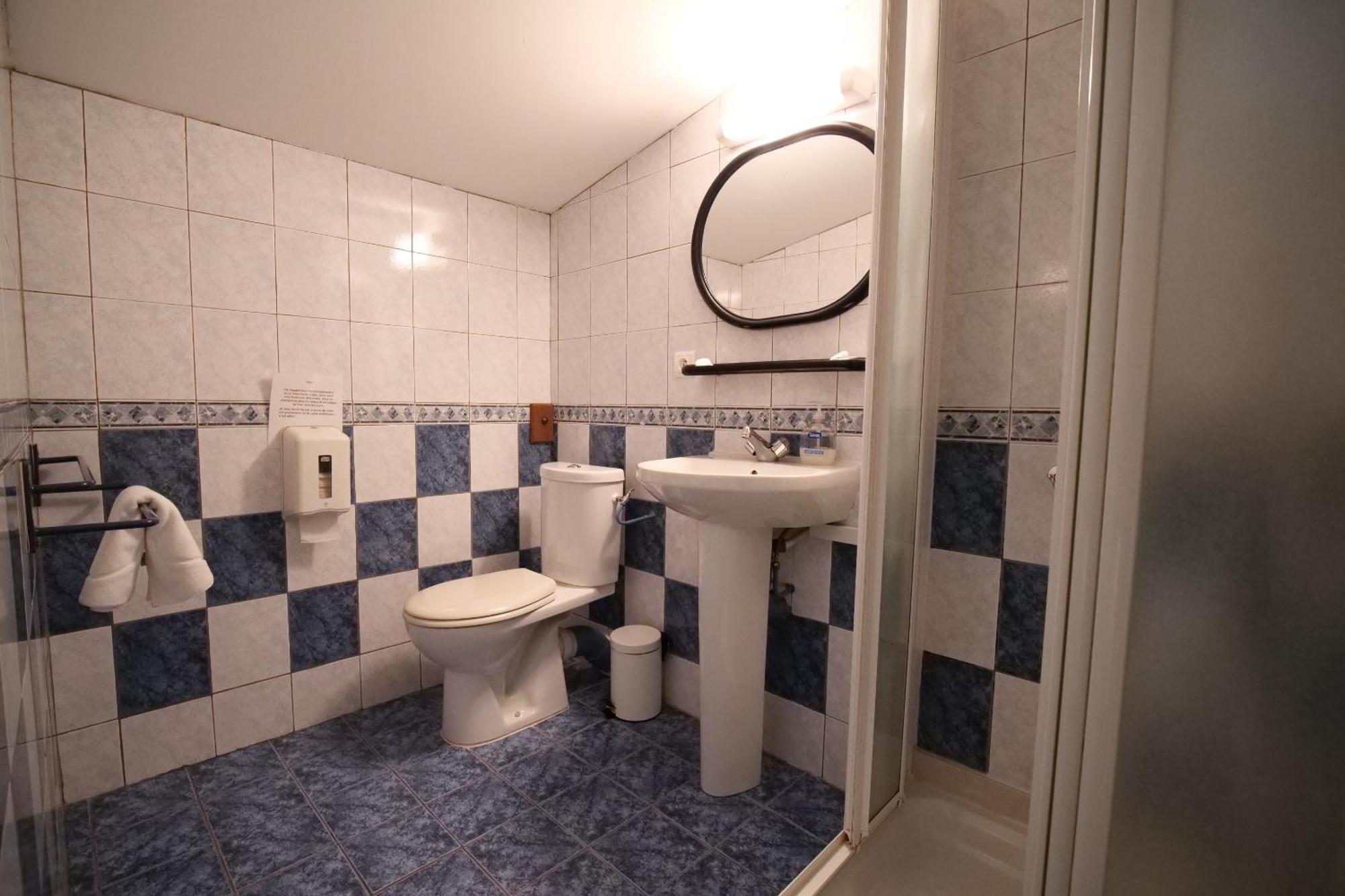 Auberge Trabenia Ascain Quarto foto